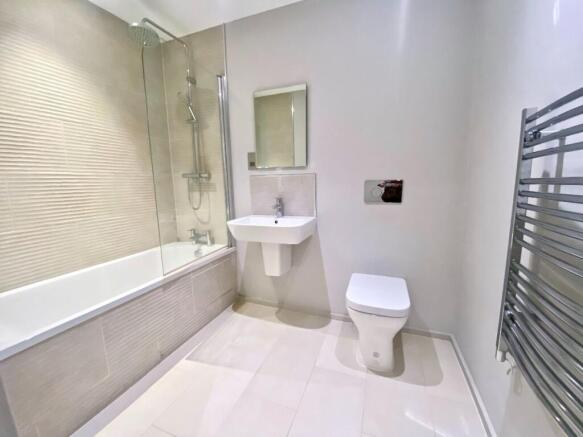 1 bed Apartment to rent Image 12