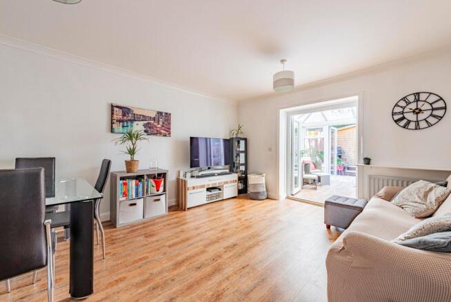 Living/Dining Room (1)