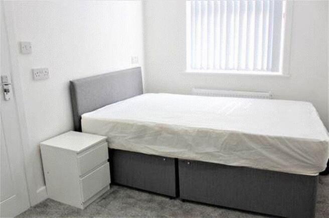 3 bed Town House to rent Image 8