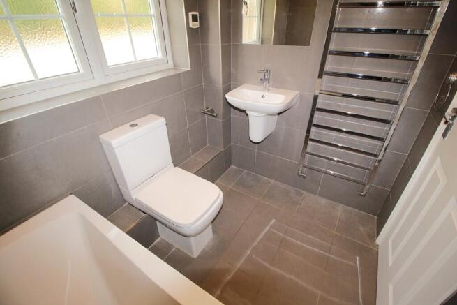 Family Bathroom R...