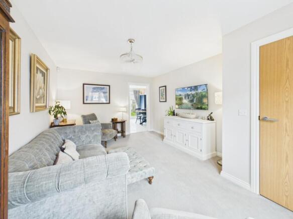 4 bed Detached for sale Image 9