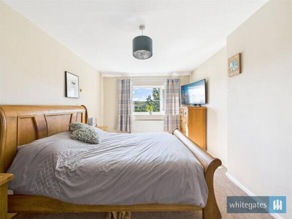 4 bed Semi-Detached for sale Image 10