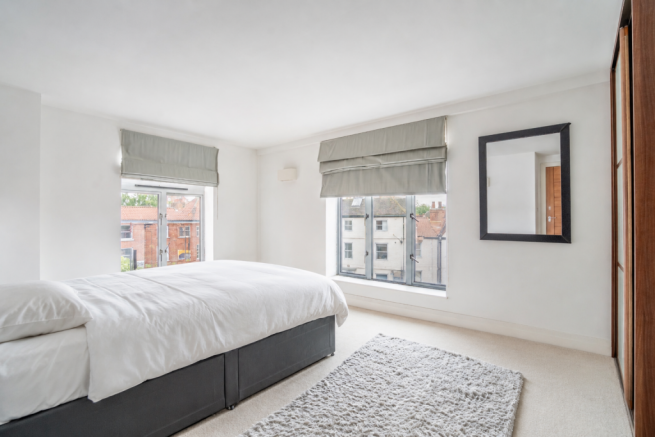 2 bed Apartment for sale Image 2