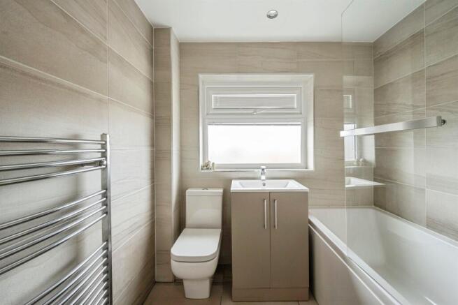 4 bed Semi-Detached for sale Image 5