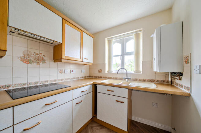 2 bed Flat for sale Image 5