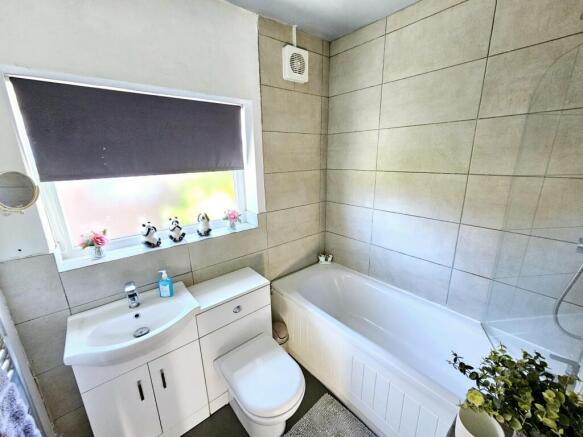 3 bed Semi-Detached for sale Image 11