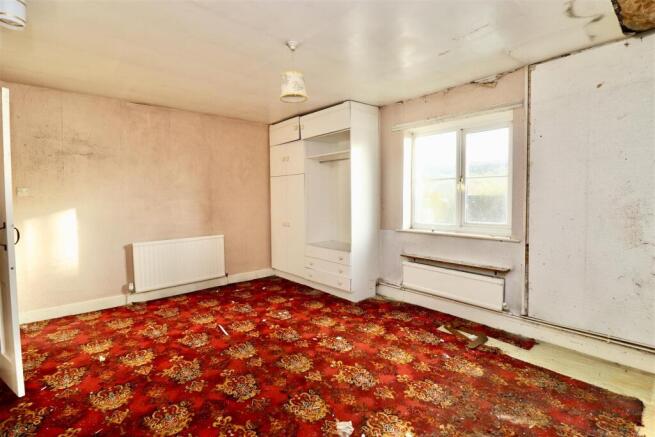 4 bed Detached for sale Image 6