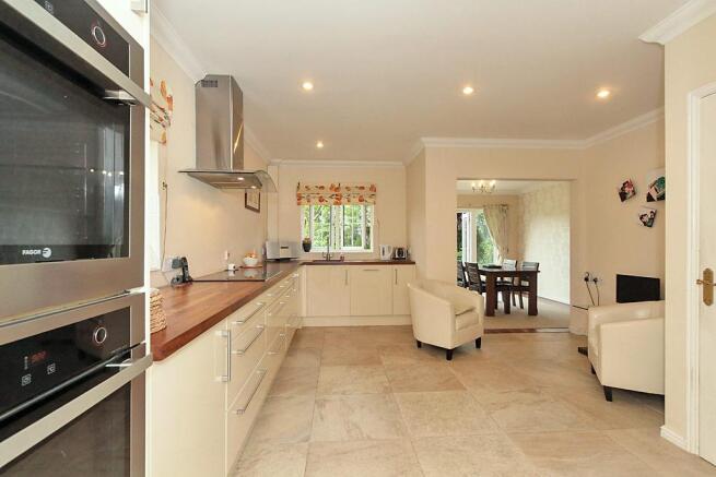 Den-Kitchen_1.jpg