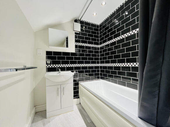 1 bed Apartment to rent Image 6