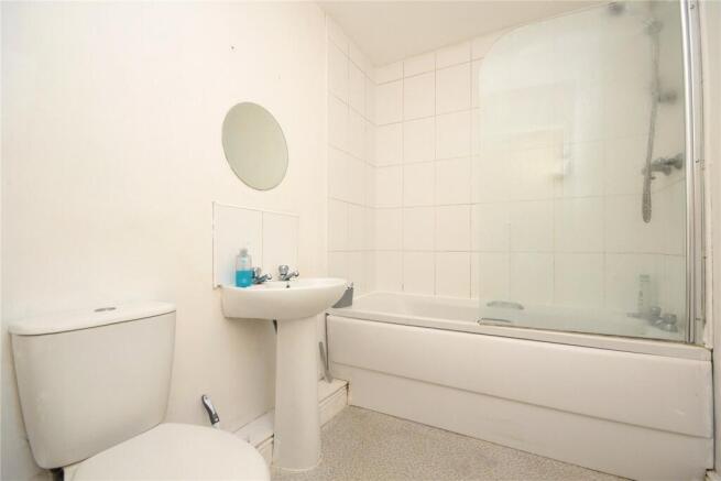 1 bed Apartment to rent Image 8