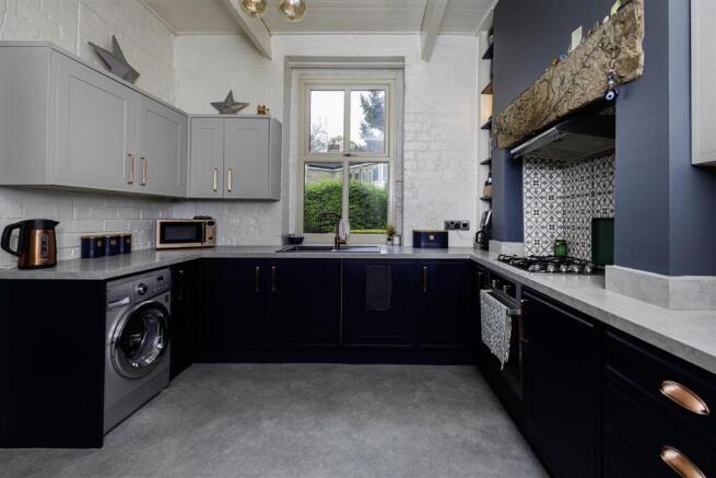 4 bed Detached for sale Image 6