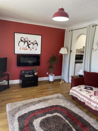 12 gaddarn Living room.jpg