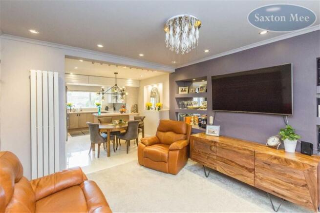 OPEN PLAN LOUNGE