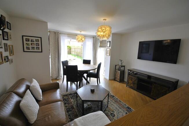 4 bed Semi-Detached for sale Image 9