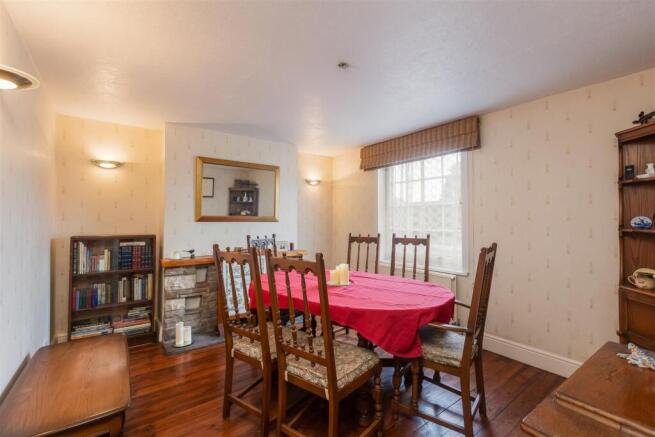 4 bed Semi-Detached for sale Image 7