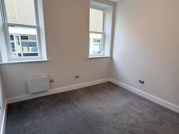 1 bed Ground Flat to rent Image 8
