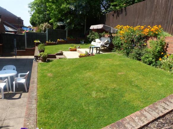 REAR GARDEN 4.JPG