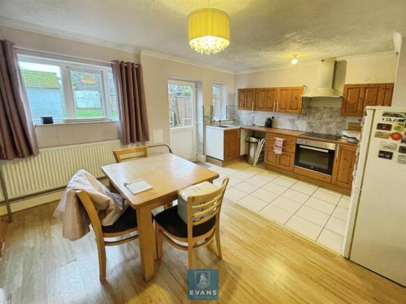 Kitchen/Dining Room