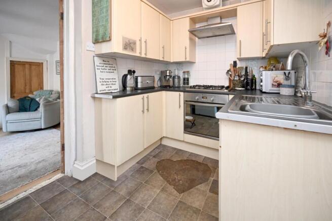 4 bed House for sale Image 5
