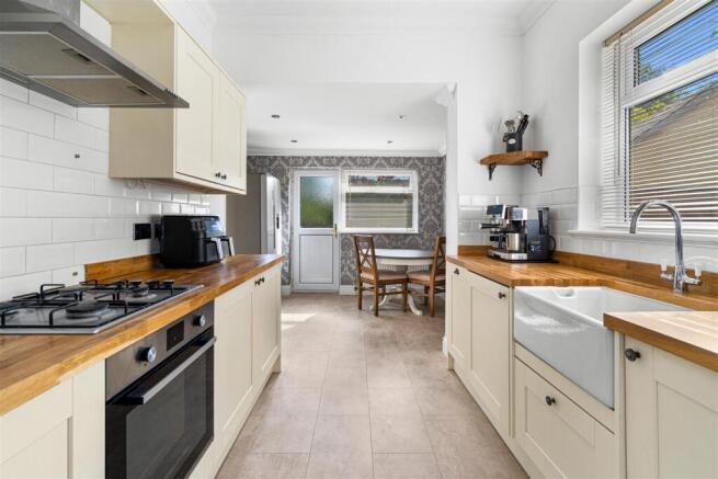 3 bed Semi-Detached for sale Image 4