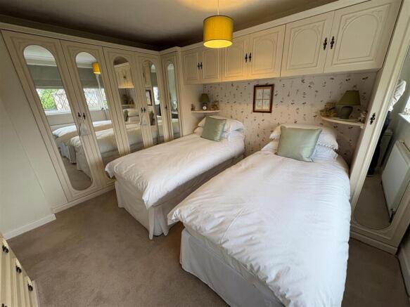 3 bed Semi-Detached for sale Image 8