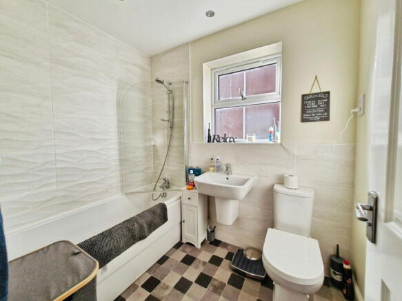 3 bed Detached for sale Image 12