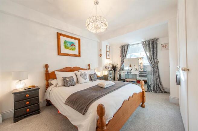 Bedroom 1.jpg