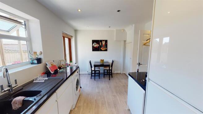 Holly Crescent Kitchen/Diner
