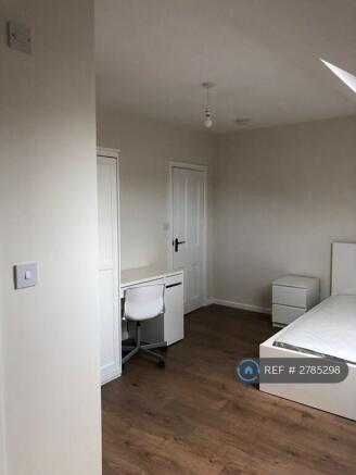 2 bed Maisonette to rent Image 8