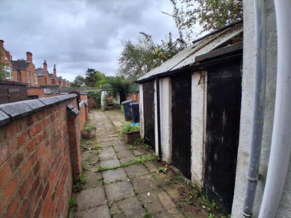 330 Narborough Road, Leicester, LE3 2AR photo 2