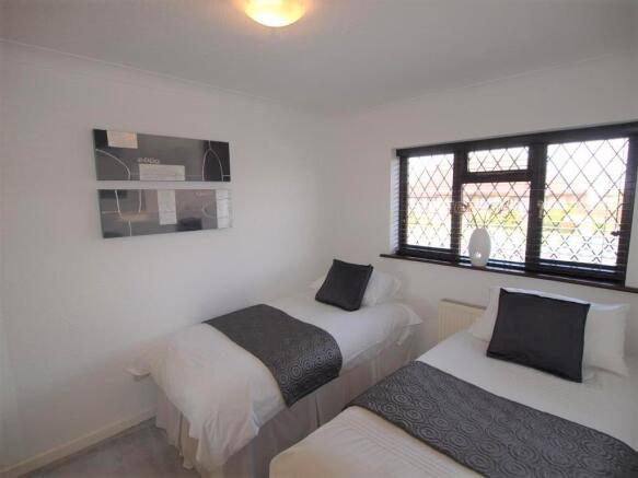 BEDROOM 2