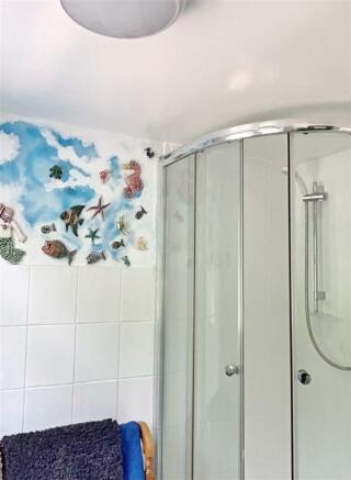 Guest shower room detail