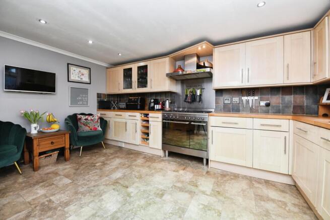 kitchen/breakfast room