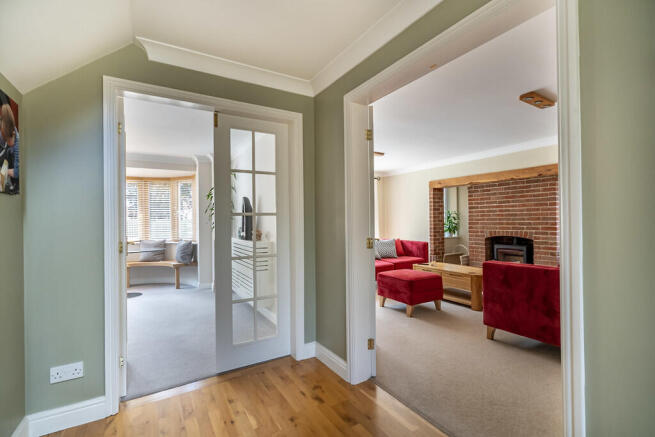 5 bed Detached for sale Image 6