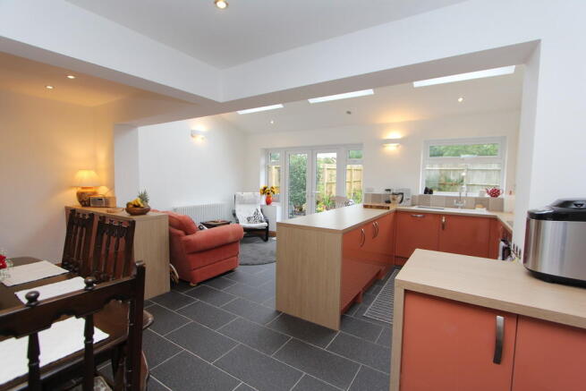 Kitchen/dining/fa...