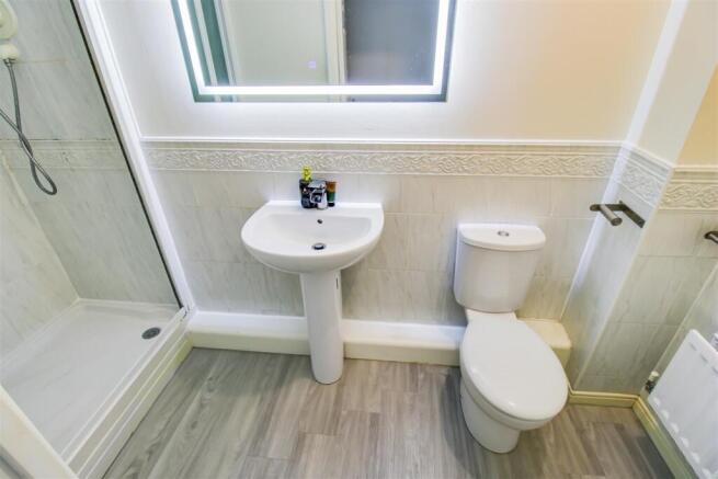 2 bed Apartment for sale Image 7