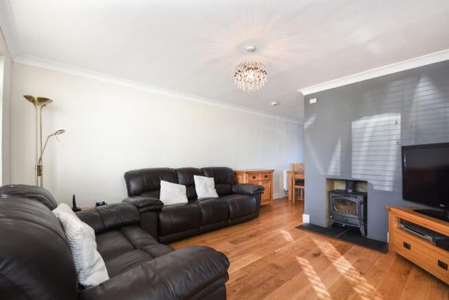 Lounge/ Dining Room