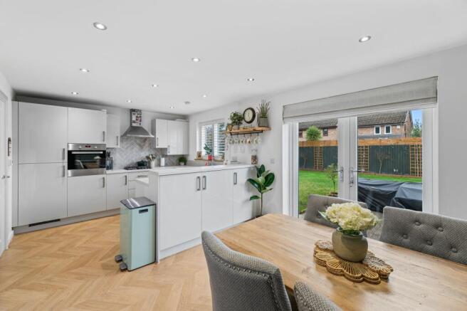 Kitchen / Dining Area