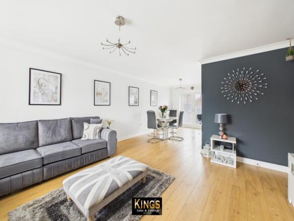 3 bed Semi-Detached for sale Image 6