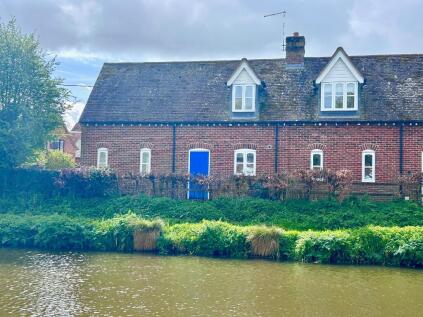 Canal Side, High Street, Hungerford, Berkshire, RG17 0DW
