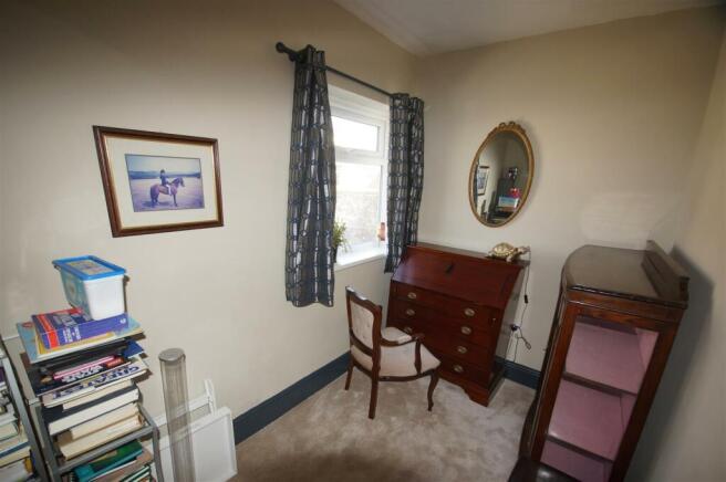 USE Bedroom 3.JPG