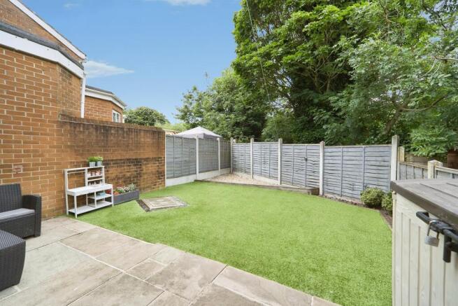 3 bed Semi-Detached for sale Image 8