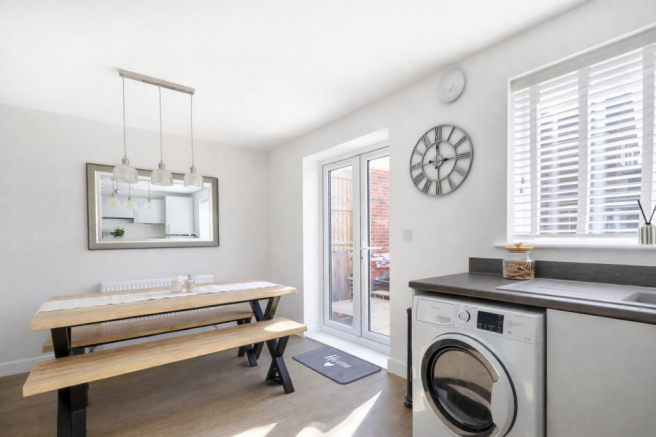 3 bed Semi-Detached for sale Image 4