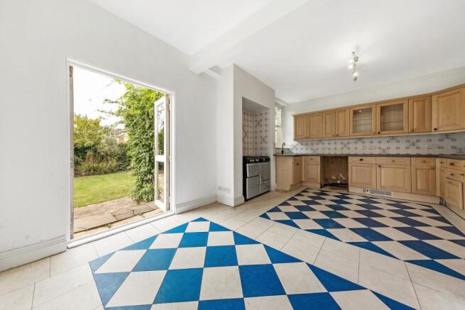 Kitchen (2).jpg