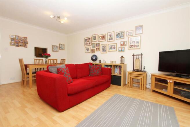 Lounge/dining room