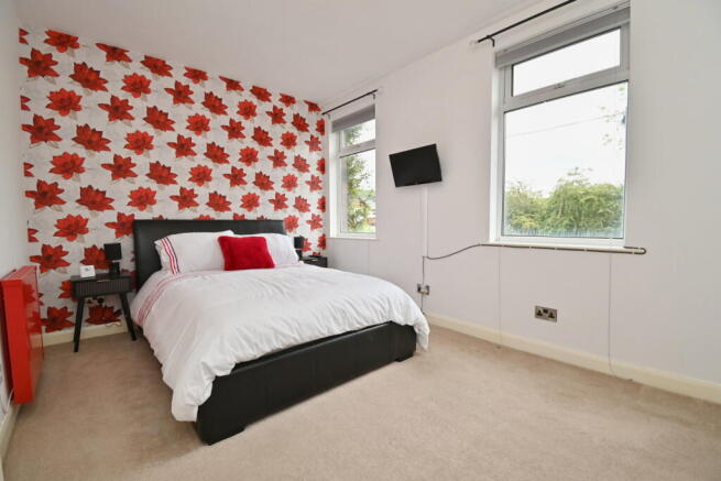 3 bed Terraced for sale Image 9