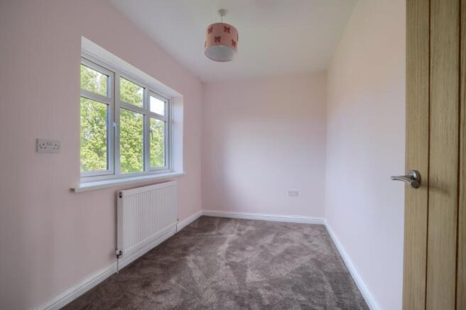 4 bed Semi-Detached for sale Image 11