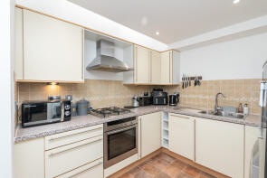 5, 84 St Paul's Hall, Falkland Road, Dorking RH4 3AD