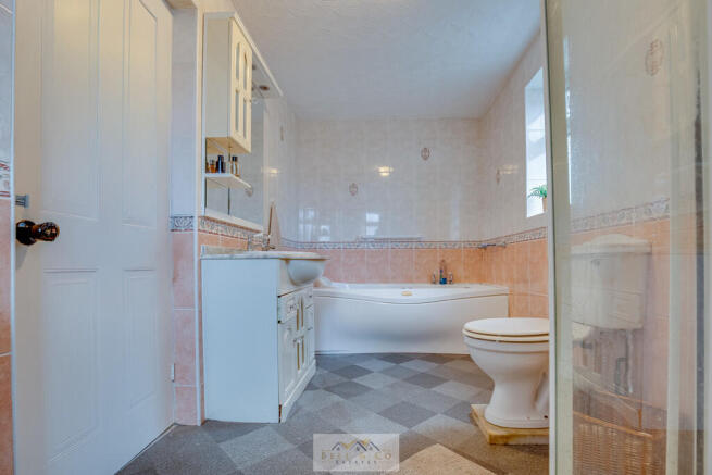 Bathroom 1.2