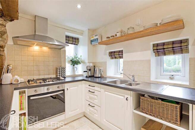 2 bed Semi-Detached for sale Image 4